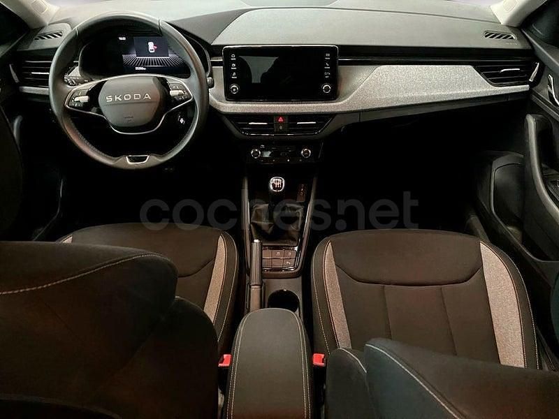 Usado Skoda Scala Selection 115 CV (84 kW) 2025 Gris Utilitario