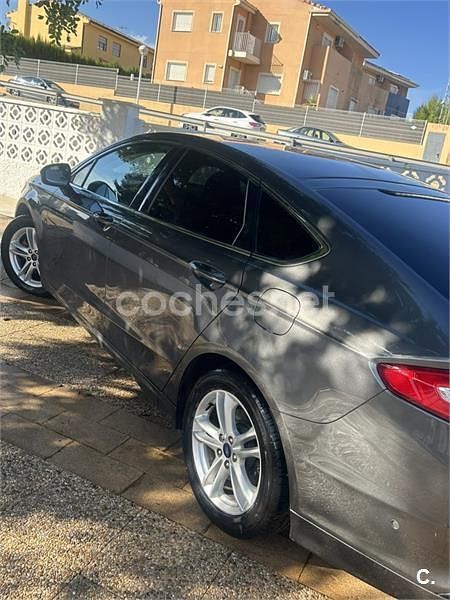 Usado Ford Mondeo Titanium 150 CV (110 kW) 2015 Gris / plata Berlina