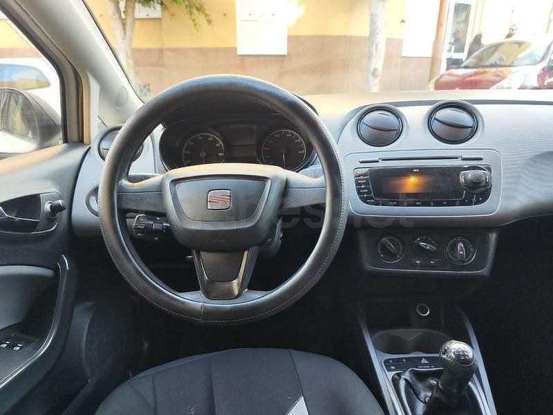 Usado Seat Ibiza Reference 85 CV (62 kW) 2012 Blanco Berlina