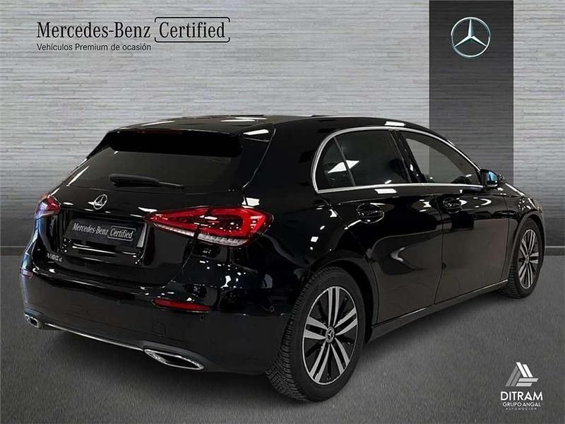 Usado Mercedes A180 116 HP (85 kW) 2022 Sedan