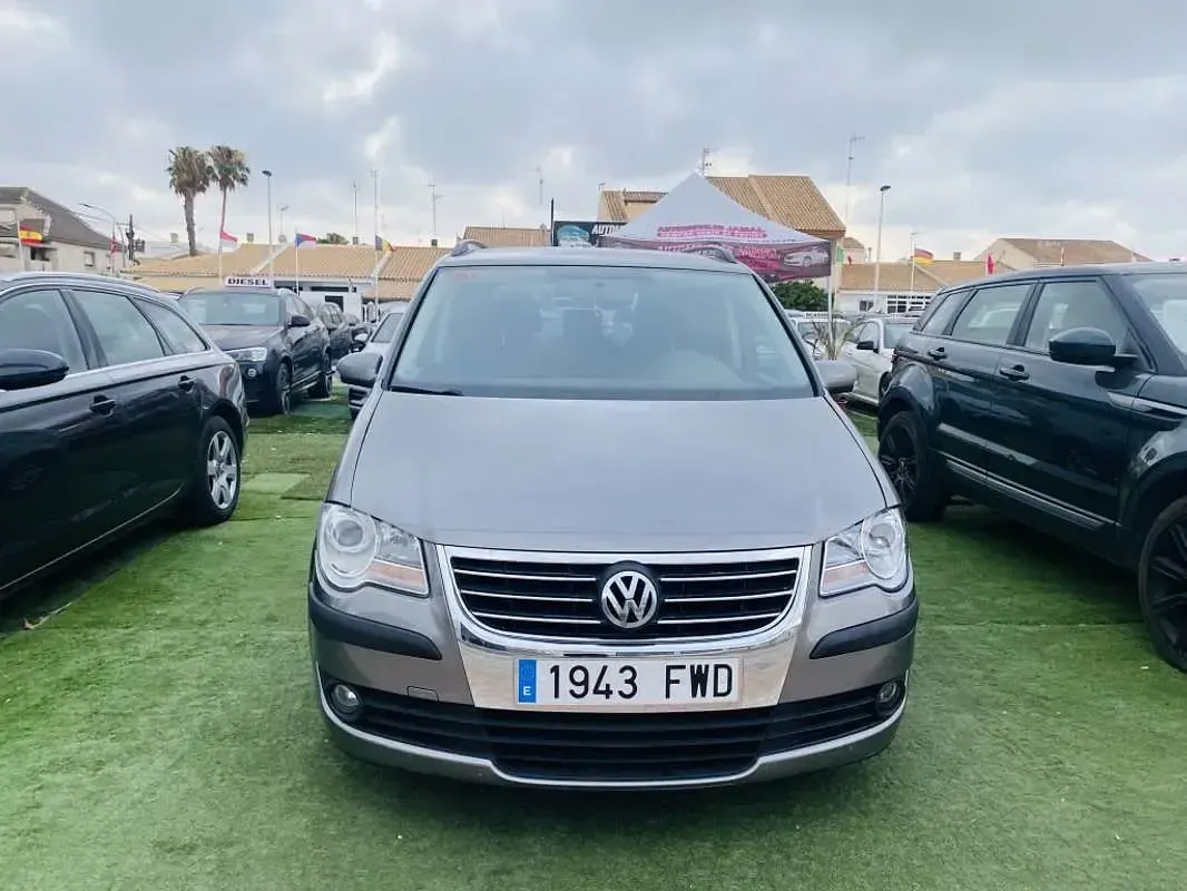 Usado VW Touran Edition 105 CV (77 kW) 2006 Gris / plata Monovolumen