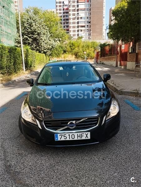 Negro Usado 2011 Volvo V60 Summum Familiar | 5500 € (Precio justo) - Imagen 1/4