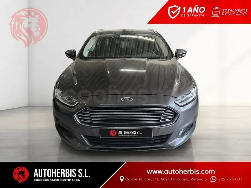 Usado Ford Mondeo Vignale 150 CV (110 kW) 2017 Gris / plata Familiar