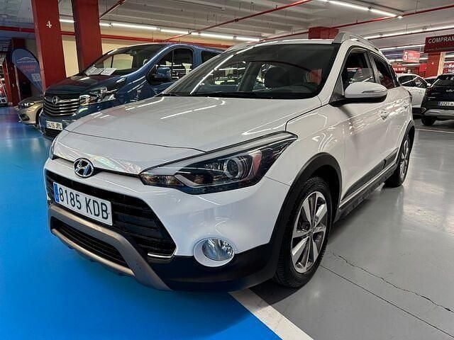 Blanco Usado 2017 Hyundai i20 Active Berlina | 13.990 € (Un poco caro) - Imagen 1/4