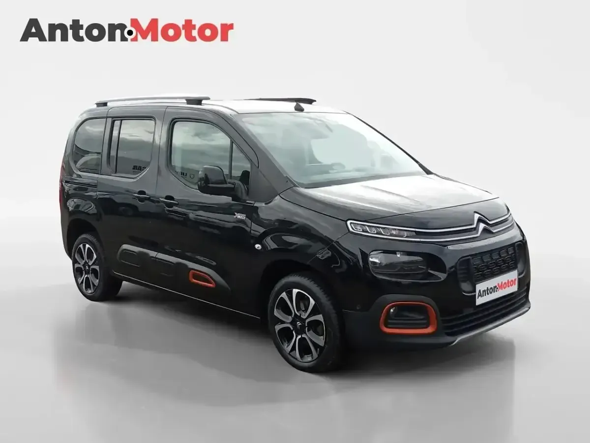 Usado Citroën Berlingo Shine 102 CV (75 kW) 2022 Negro Monovolumen