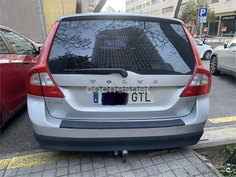 Usado Volvo V70 Momentum 163 CV (119 kW) 2010 Gris / plata Familiar