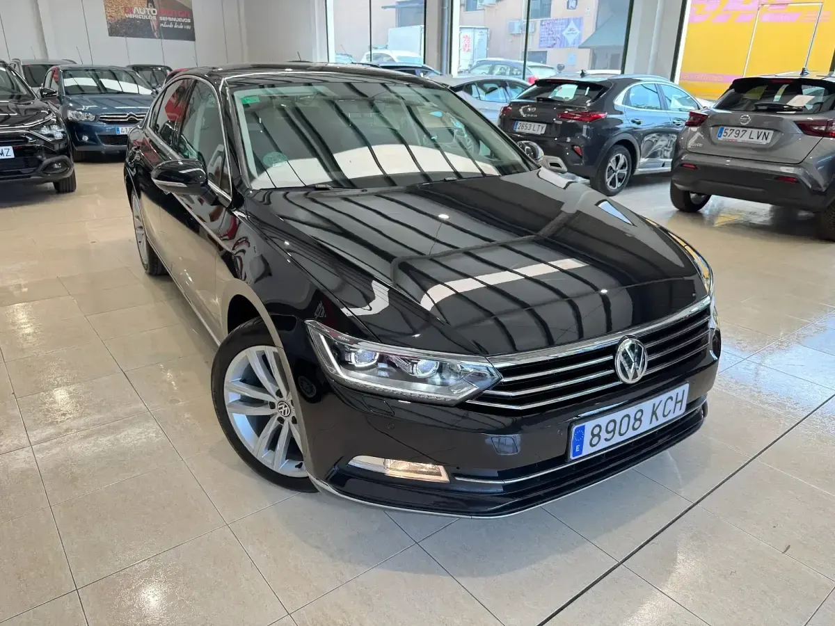 Usado VW Passat Sportline 150 CV (110 kW) 2017 Negro Berlina