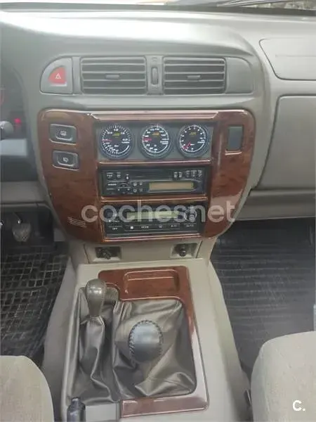 Begagnad Nissan Patrol SE 130 HK (95 kW) 1999 Röd SUV