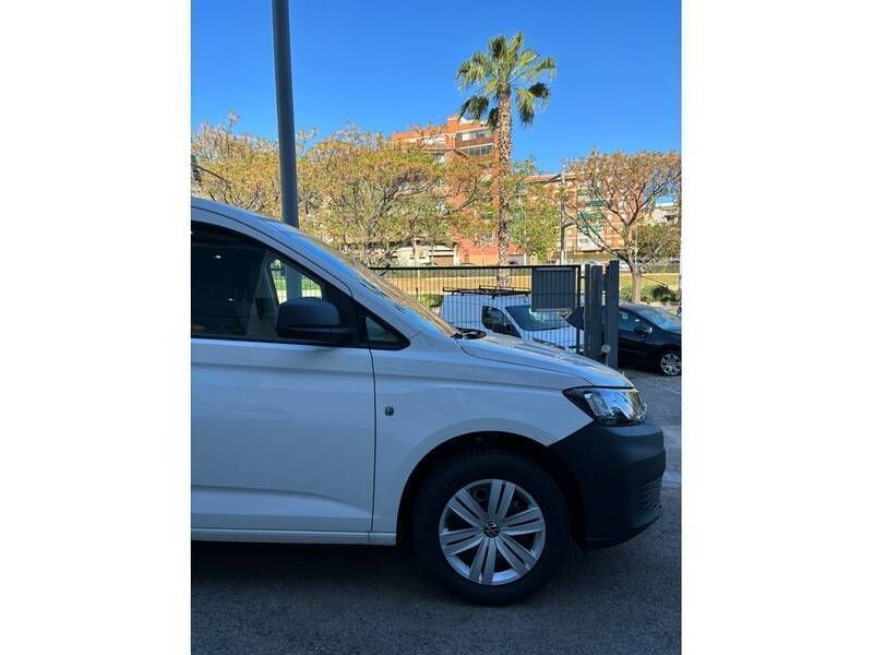 Usado VW Caddy 102 CV (75 kW) 2024 Blanco Monovolumen