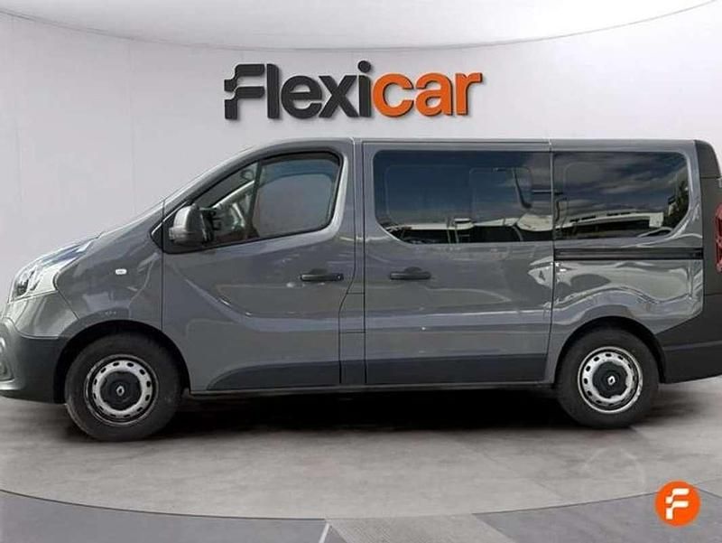 Usado Renault Trafic Business 120 CV (88 kW) 2018 Gris Monovolumen
