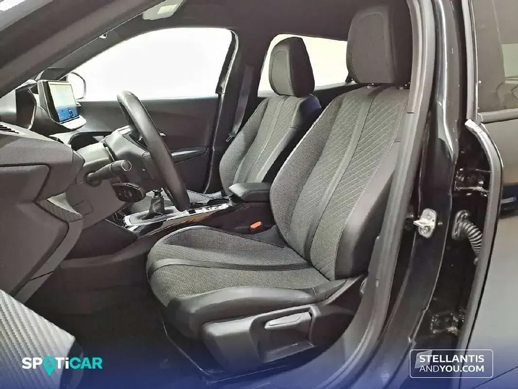 Usado Peugeot 2008 Allure 101 CV (74 kW) 2025 Negro SUV