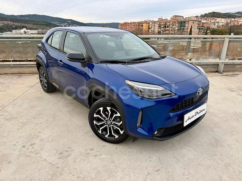 Usado Toyota Yaris Cross Business Edition 116 CV (85 kW) 2022 Azul SUV