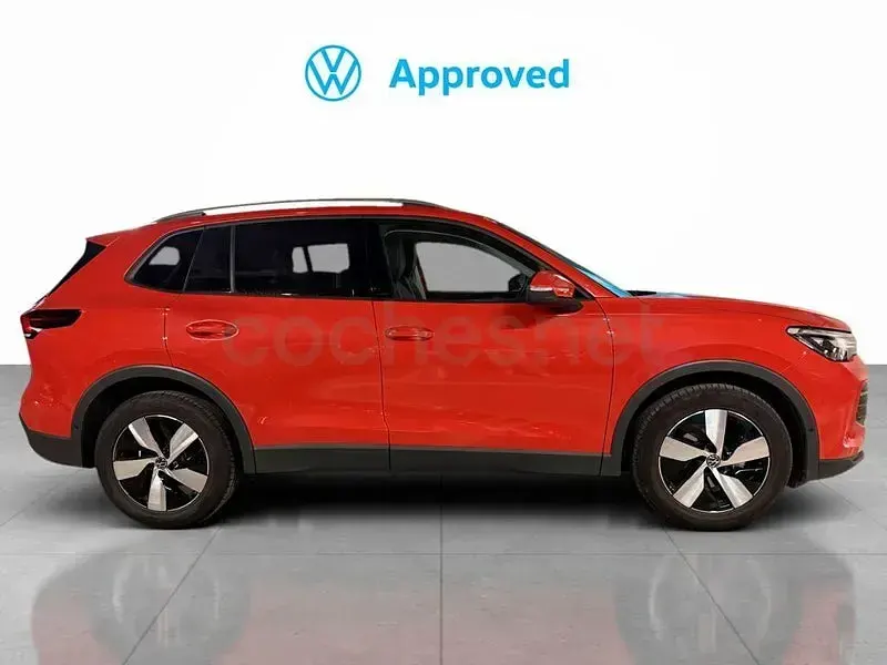 Usado VW Tiguan Life 150 CV (110 kW) 2024 Rojo SUV