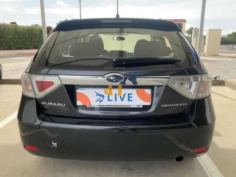 Usado Subaru Impreza 150 CV (110 kW) 2007 Gris Utilitario