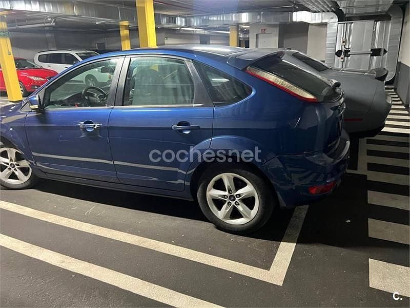 Usado Ford Focus Trend 109 CV (80 kW) 2010 Azul Berlina