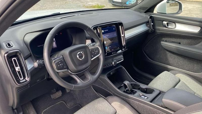 Usado Volvo XC40 Core 163 HP (119 kW) 2024 SUV
