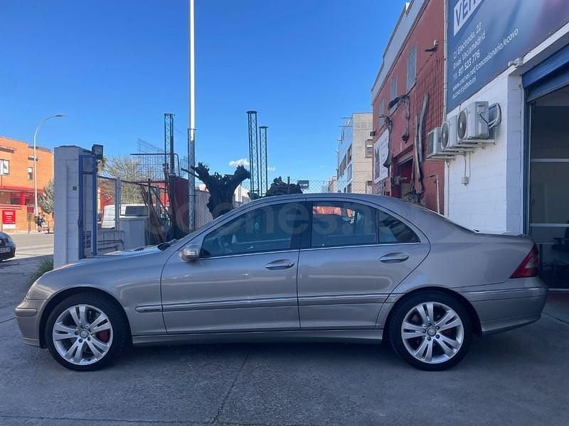 Usado Mercedes C320 Elegance 224 CV (164 kW) 2006 Beige Berlina