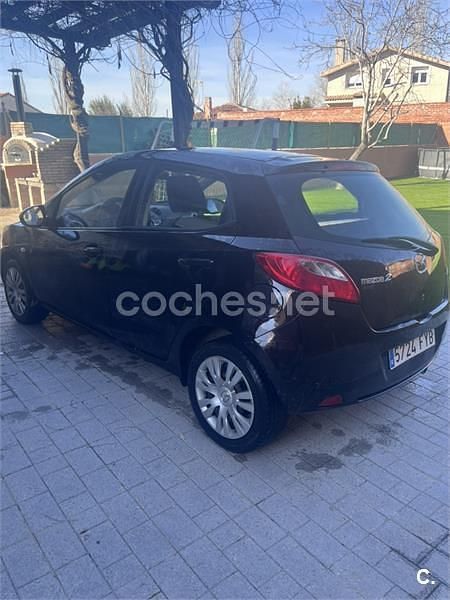 Usado Mazda 2 Active 75 CV (55 kW) 2007 Negro Utilitario