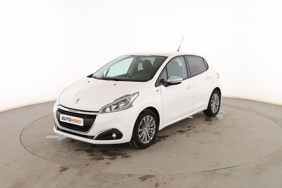 Usado Peugeot 208 Style 82 CV (60 kW) 2016 Utilitario