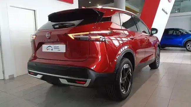 Usado Nissan Qashqai N-Connecta 140 CV (102 kW) 2025 Rojo SUV