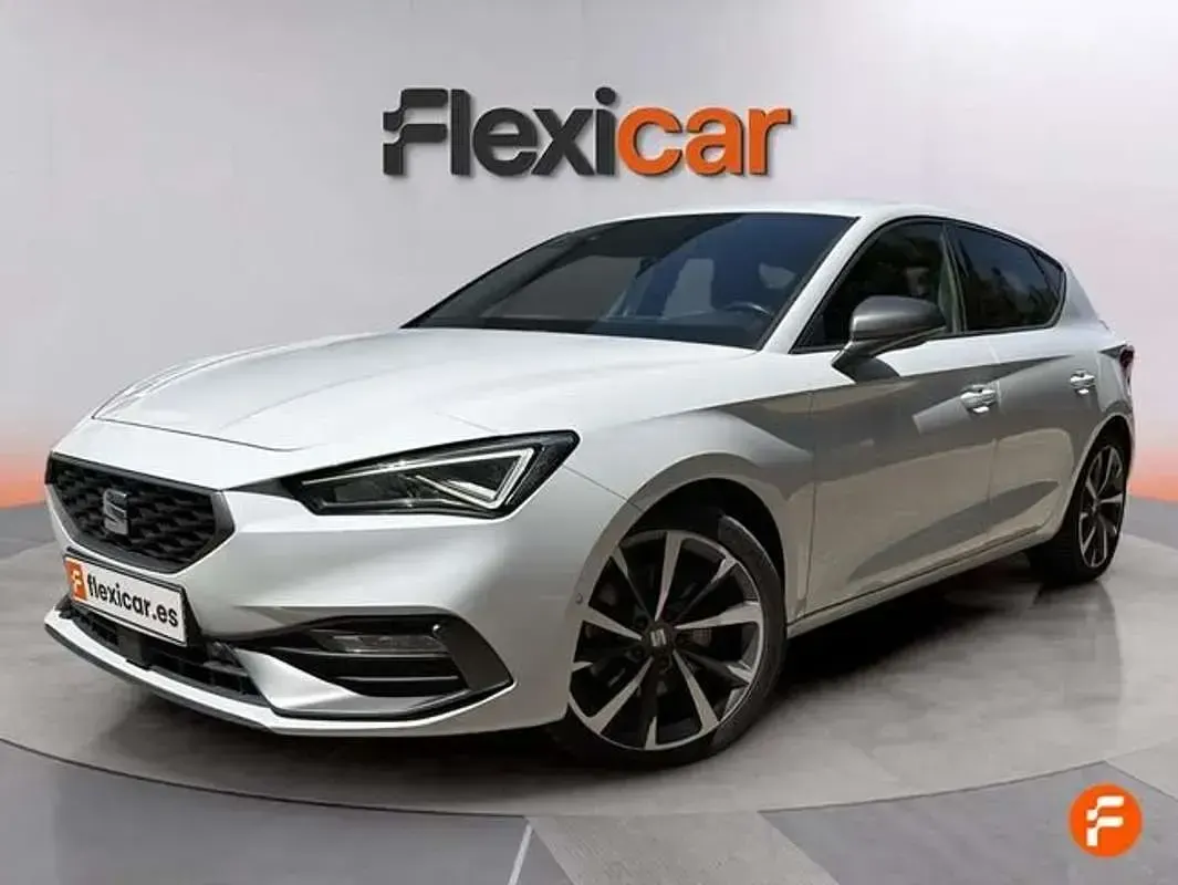Usado Seat Leon FR 150 CV (110 kW) 2022 Blanco Berlina