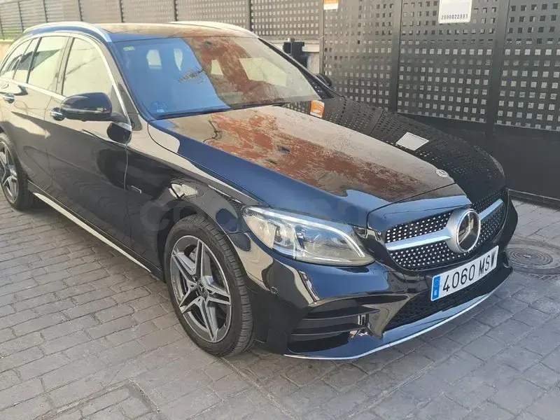 Usado Mercedes C300e 306 CV (225 kW) 2020 Negro Familiar