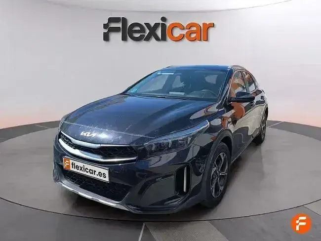Usado Kia XCeed 100 CV (73 kW) 2024 Negro SUV