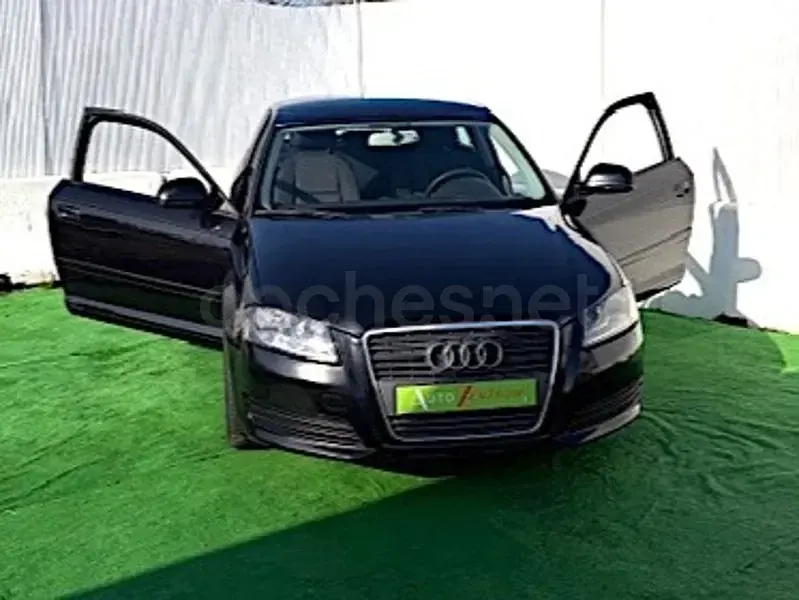 Usado Audi A3 Ambiente 105 CV (77 kW) 2009 Negro Utilitario