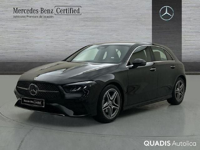 Usado Mercedes A180 AMG line 136 CV (100 kW) 2026 Negro cosmos