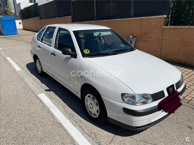 Usado Seat Cordoba Stella 75 CV (55 kW) 2001 Blanco Berlina