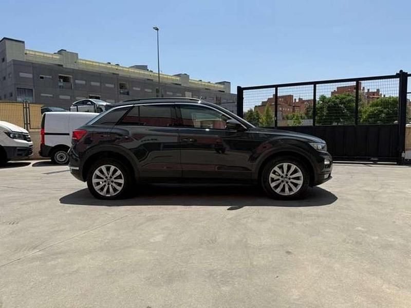 Usado VW T-Roc Advance 151 CV (111 kW) 2022 Gris SUV