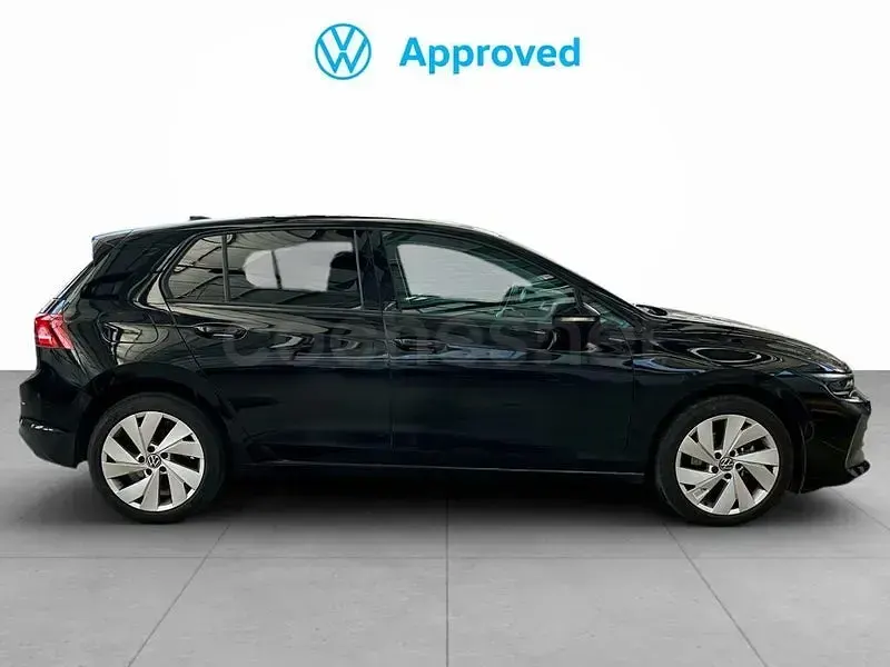 Usado VW Golf VIII 115 CV (84 kW) 2025 Negro Berlina