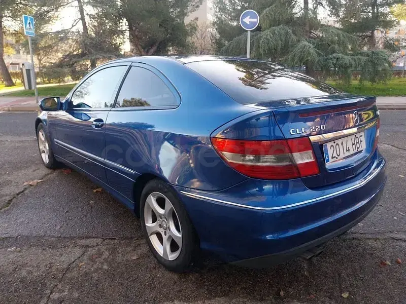 Usado Mercedes CLC220 150 CV (110 kW) 2010 Azul Utilitario