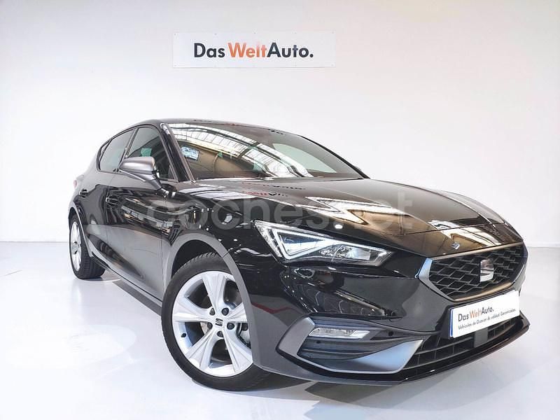 Negro Usado 2022 Seat Leon FR Berlina | 22.990 € (Un poco caro) - Imagen 1/4