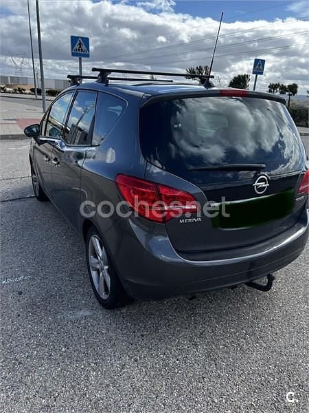 Usado Opel Meriva Cosmo 120 CV (88 kW) 2010 Gris / plata Monovolumen
