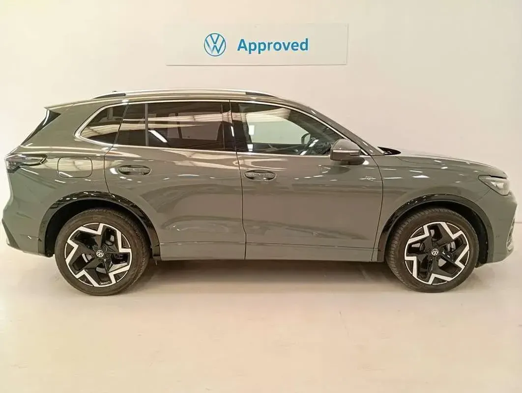 Usado VW Tiguan R-line 150 CV (110 kW) 2025 Verde SUV