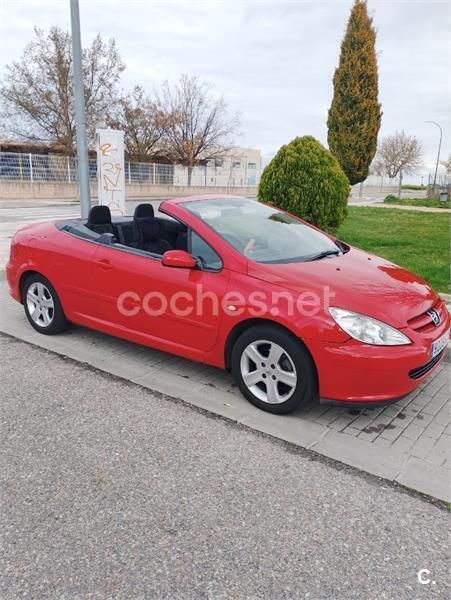 Rojo Usado 2003 Peugeot 307 CC Descapotable | 3900 € (Buen precio) - Imagen 1/4