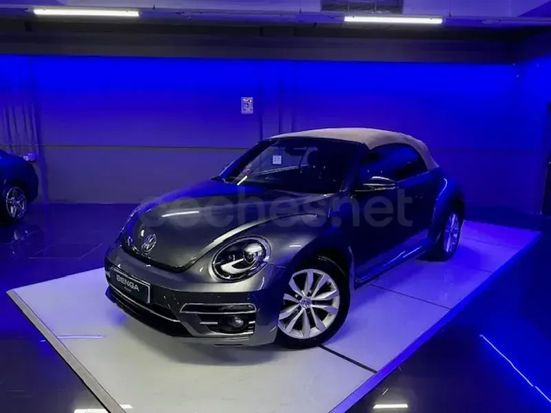 Usado VW Beetle Design 110 CV (80 kW) 2018 Gris / plata Utilitario