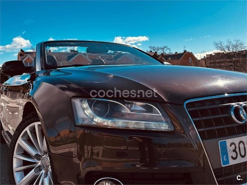 Usado Audi A5 Cabriolet S-Line 211 CV (155 kW) 2011 Granate Descapotable