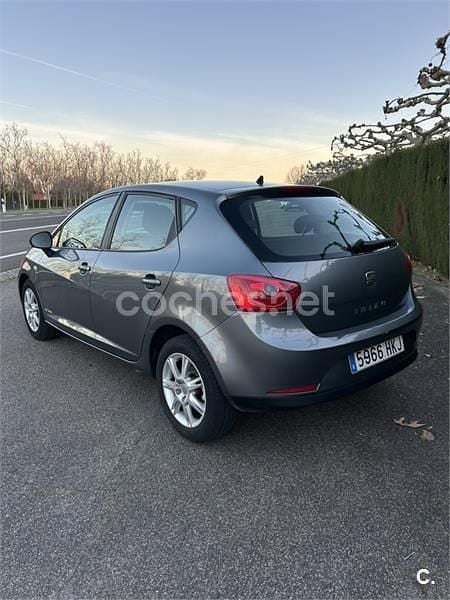 Usado Seat Ibiza Copa 90 CV (66 kW) 2012 Gris / plata Berlina