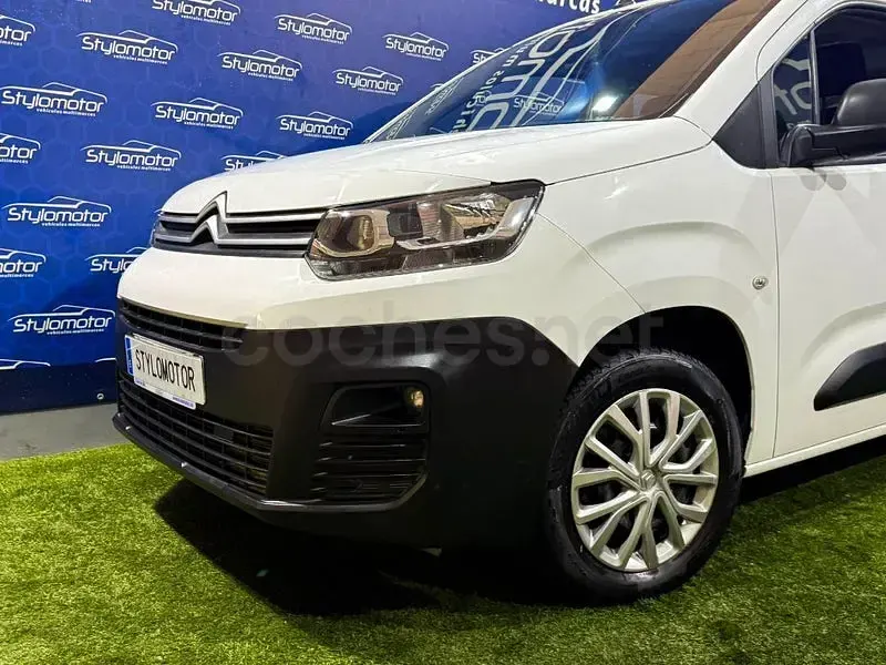 Usado Citroën Berlingo Live 100 CV (73 kW) 2019 Blanco Monovolumen