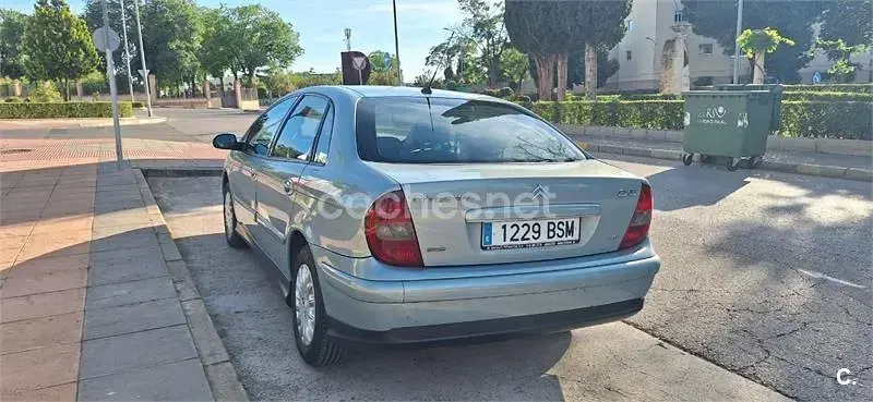 Usado Citroën C5 110 CV (80 kW) 2002 Verde Berlina