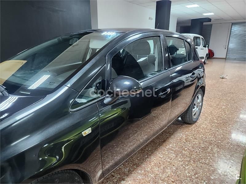Usado Opel Corsa Selective 85 CV (62 kW) 2013 Negro Utilitario