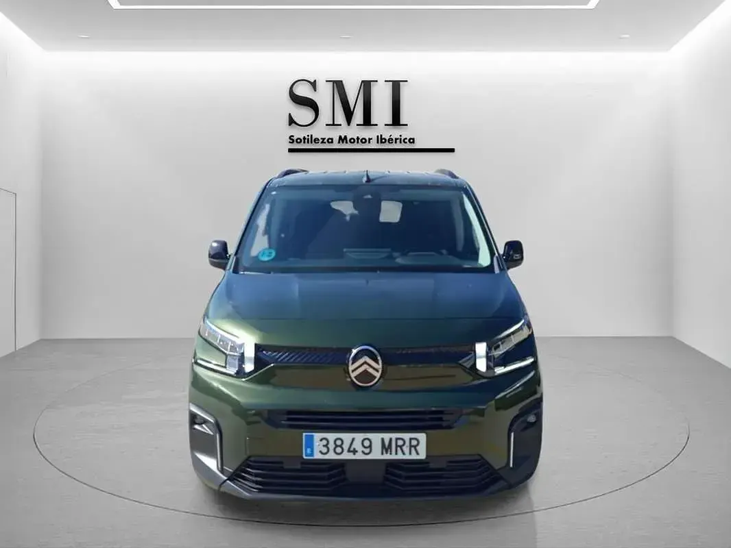Usado Citroën Berlingo 102 CV (75 kW) 2024 Verde Monovolumen