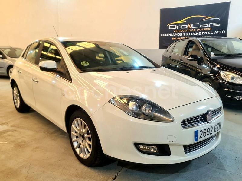 Blanco Usado 2010 Fiat Bravo Dynamic Utilitario | 3999 € (Precio justo) - Imagen 1/4
