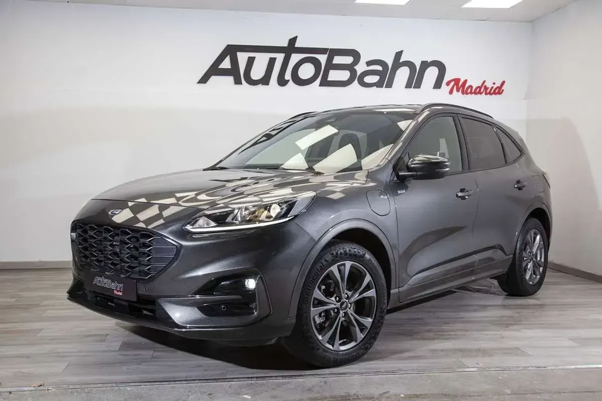 Usado Ford Kuga ST-Line 226 CV (166 kW) 2020 Gris SUV