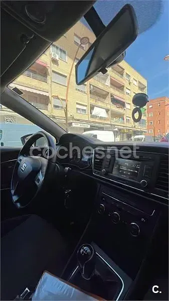 Usado Seat Leon Reference 105 CV (77 kW) 2015 Blanco Berlina