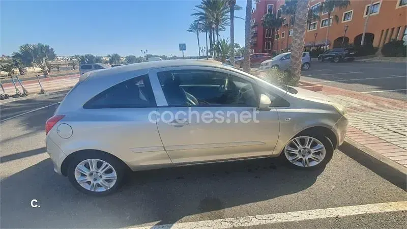 Usado Opel Corsa Enjoy 90 CV (66 kW) 2007 Beige Utilitario