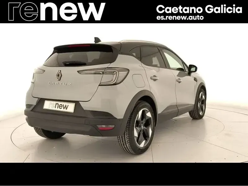 Usado Renault Captur Techno 100 CV (73 kW) 2025 Gris SUV