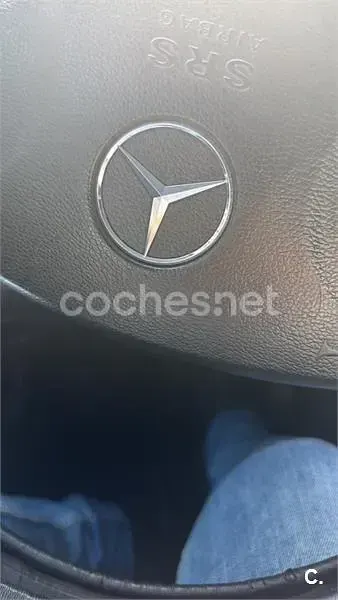 Usado Mercedes E320 Classic 224 CV (164 kW) 2003 Gris / plata Berlina